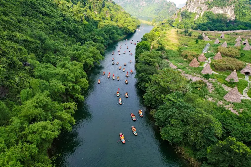 Day 04 – Ninh Binh Tour & Flight to Da Nang